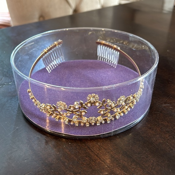 Cathy’s Concepts tiara - like new! In original box! - Picture 10 of 11